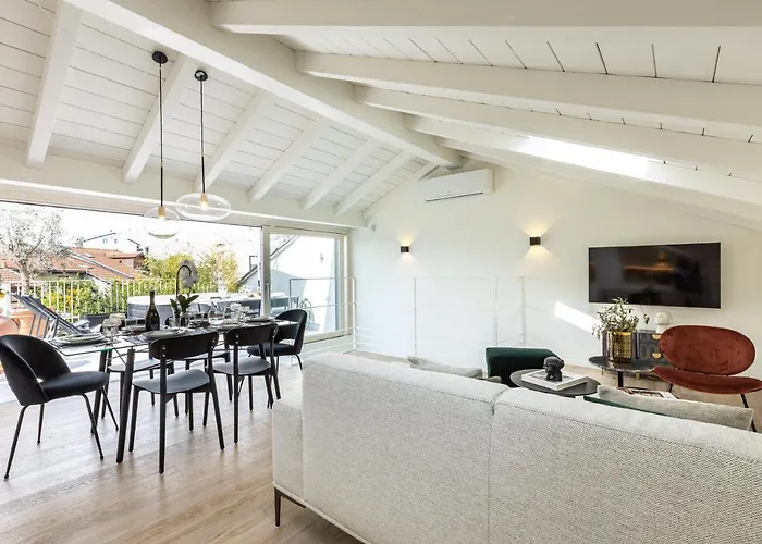 *Villa Olivo*With Private Terrace & Jacuzzi + 3Bedrooms