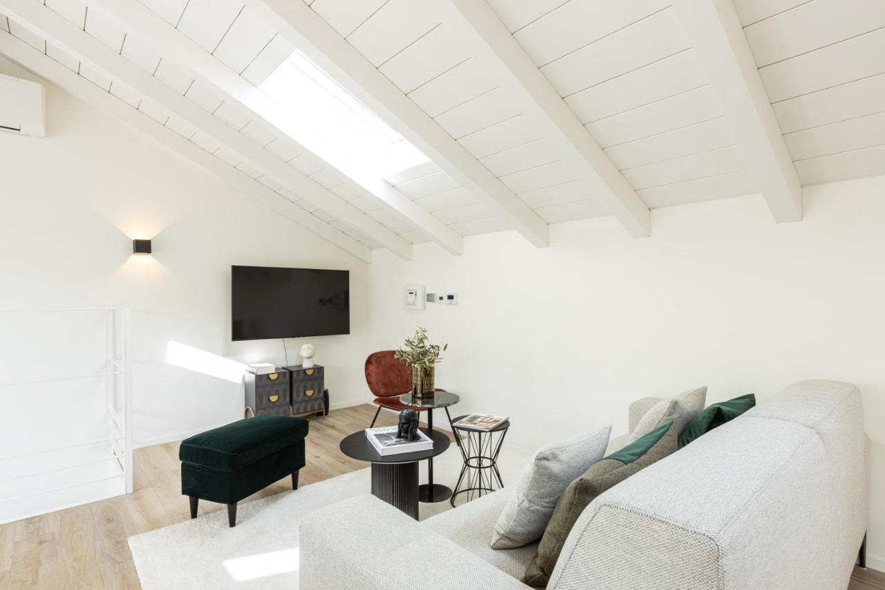 *villa Olivo*with Private Terrace & Jacuzzi + 3bedrooms Mailand