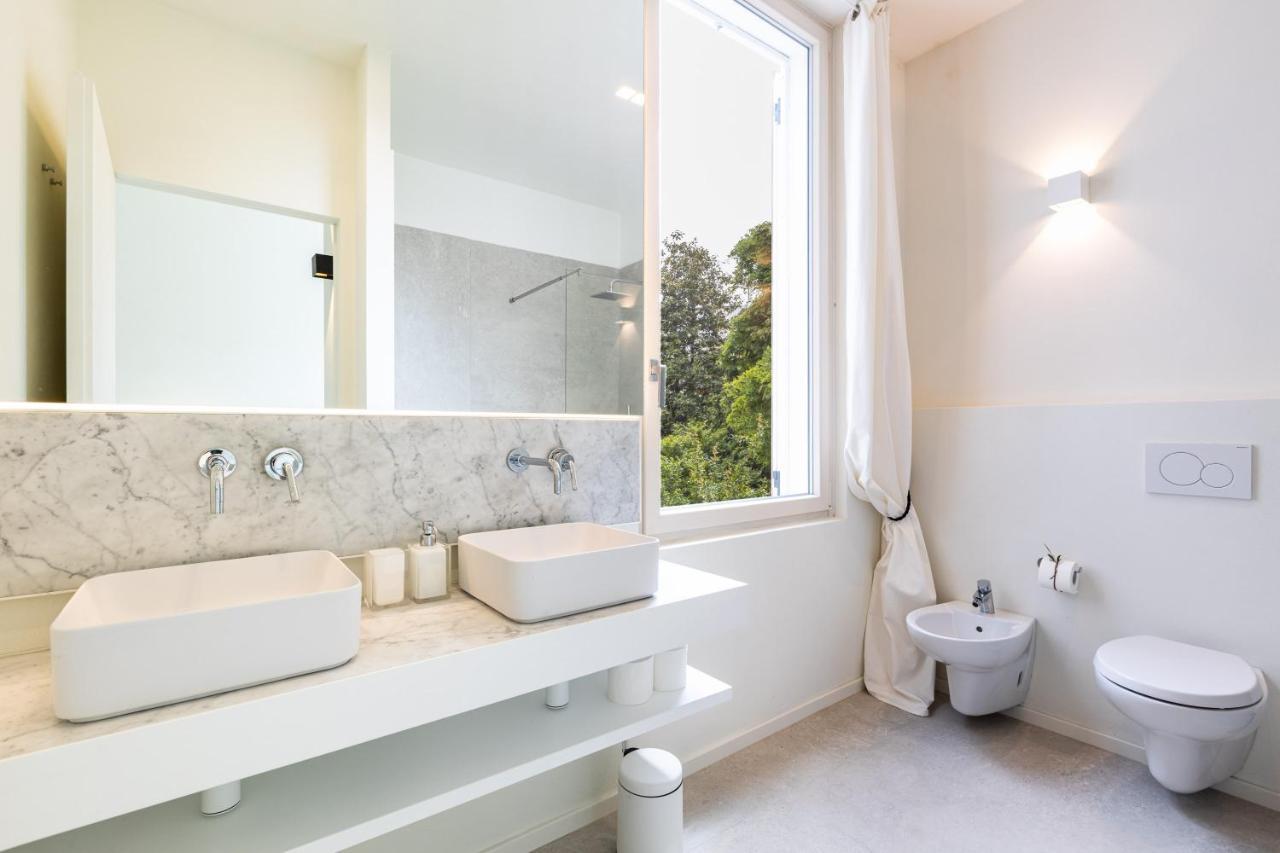 *villa Olivo*with Private Terrace & Jacuzzi + 3bedrooms Mailand